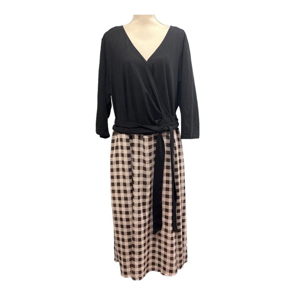 Elegant Black and White Checkered Dress